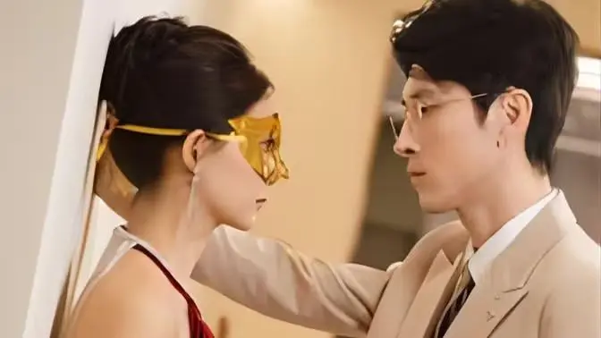 《苏小姐请住手》：当霸道总裁遇上校花，一场啼笑皆非的爱情追逐战即将上演！